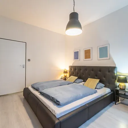 Apartman Sunny On Wenceslas Square By Easybnb
