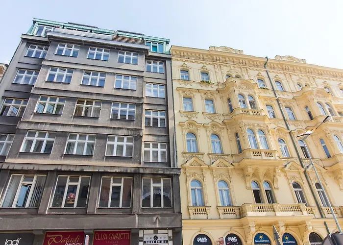 Sunny On Wenceslas Square By Easybnb *