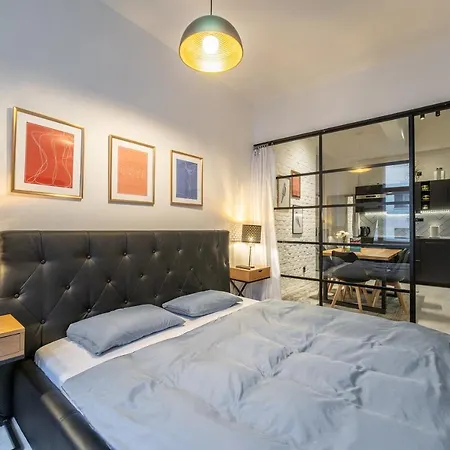 Sunny 2br Apt. On Wenceslas Square With Paid Parking By Easybnb Premium 公寓