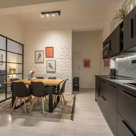 Sunny 2Br Apt. On Wenceslas Square With Paid Parking By Easybnb Premium * Praga