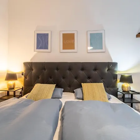 Apartamento Sunny 2Br Apt. On Wenceslas Square With Paid Parking By Easybnb Premium Praga